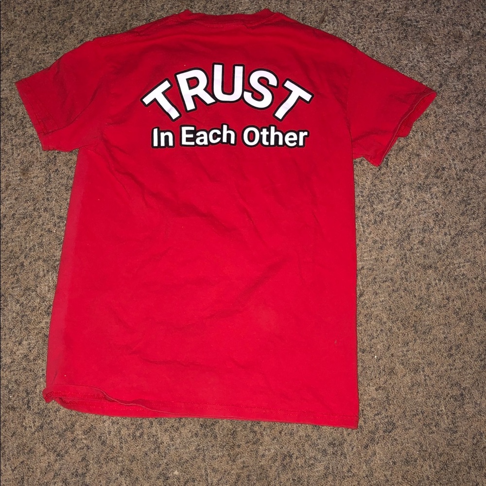 Gildan Red Short Sleeve Tee - Picture 4 of 4